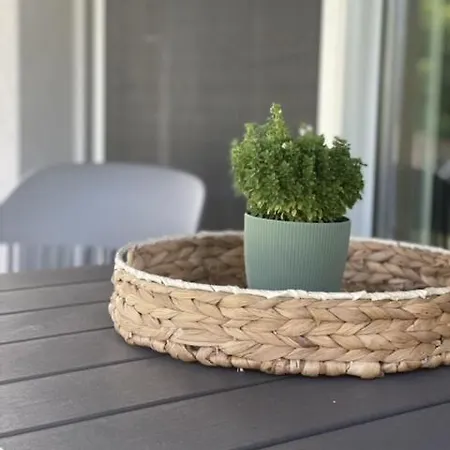 Provence New Apartman Rednek